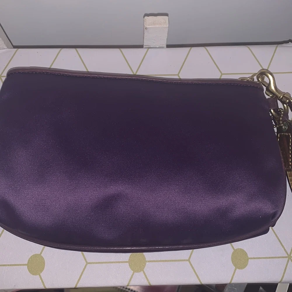 Coach wristlet - Picture 3 of 6